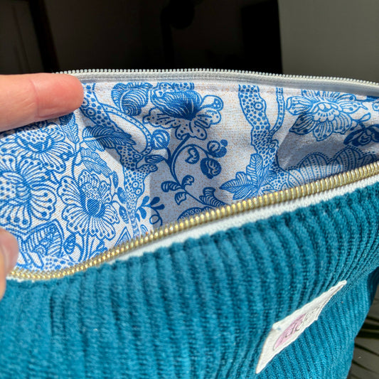 Trousse de toilette en velours côtelé bleu turquoise/jouy - en stock