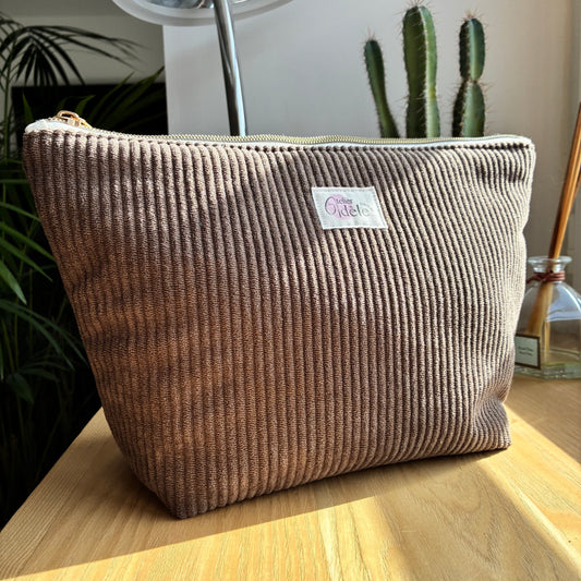 Trousse de toilette en velours côtelé marron - personnalisable