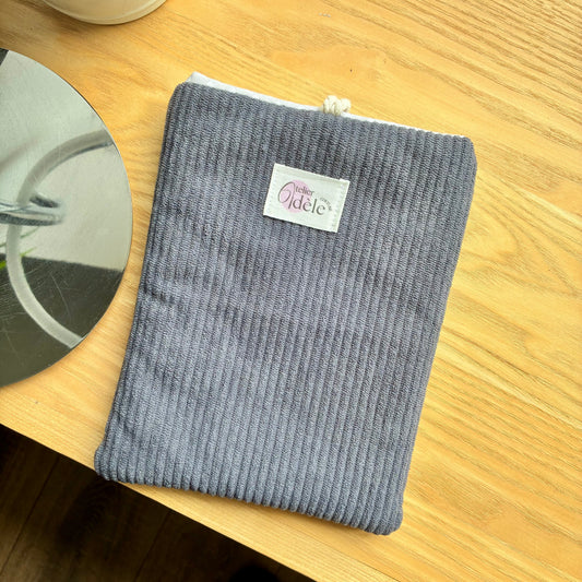 Protège-livre de poche en velours côtelé gris en stock