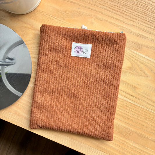 Protège-livre de poche en velours côtelé camel en stock