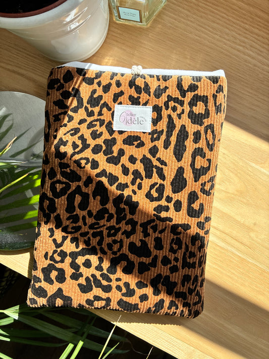 Protège-livre broché en velours côtelé léopard en stock