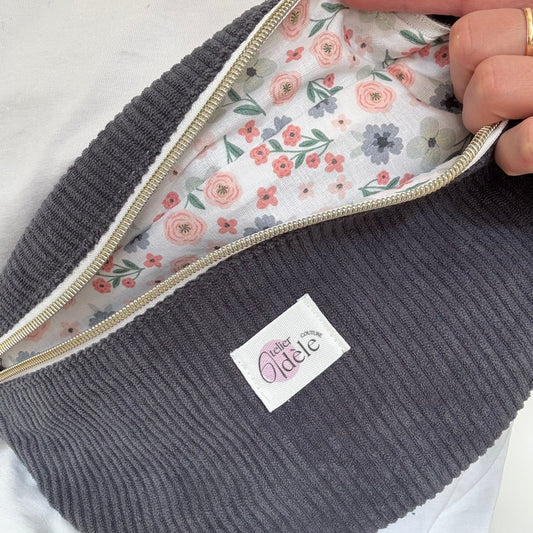 Banane en velours côtelé gris/fleuri en stock