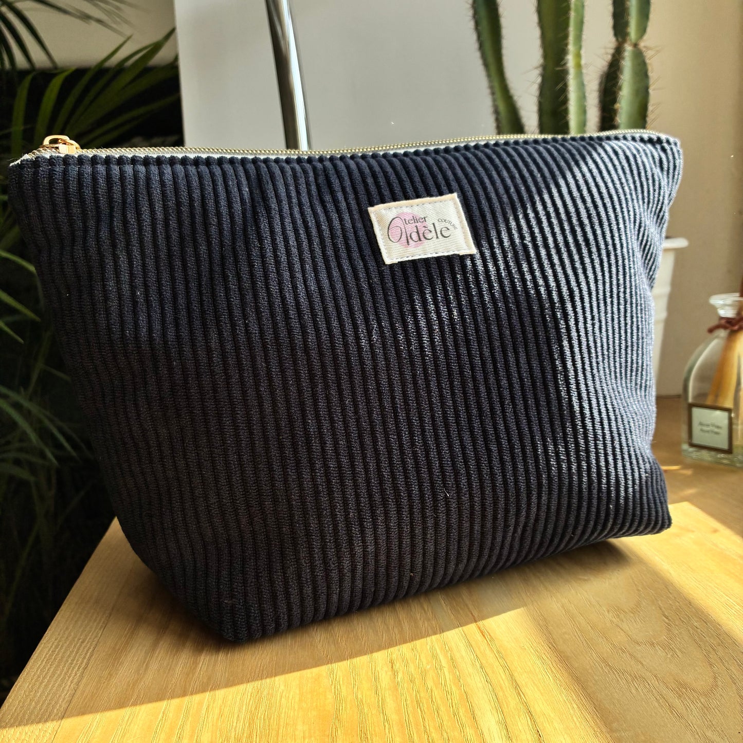 Trousse de toilette en velours côtelé bleu marine - personnalisable