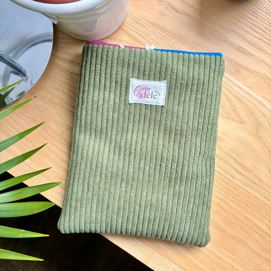 Protège-livre de poche en velours côtelé kaki/abstrait en stock