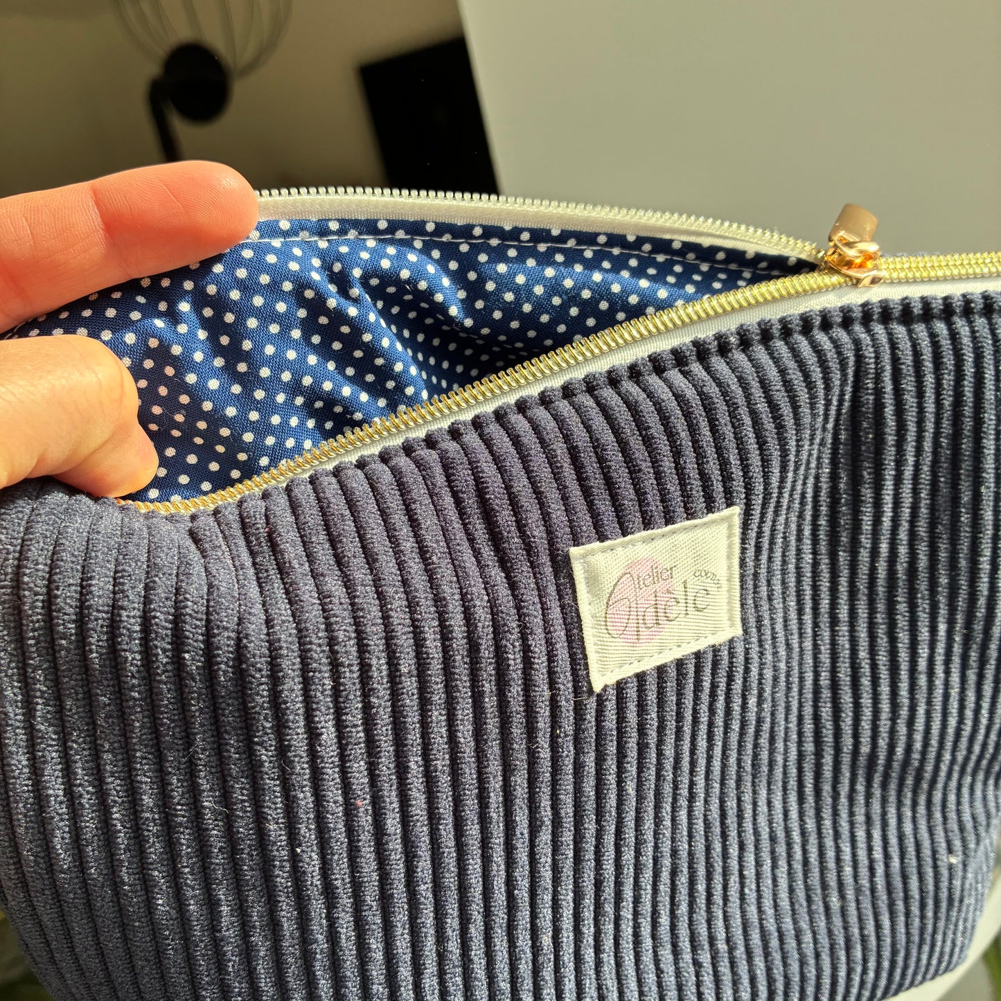 Trousse de toilette en velours côtelé bleu marine/pois - en stock