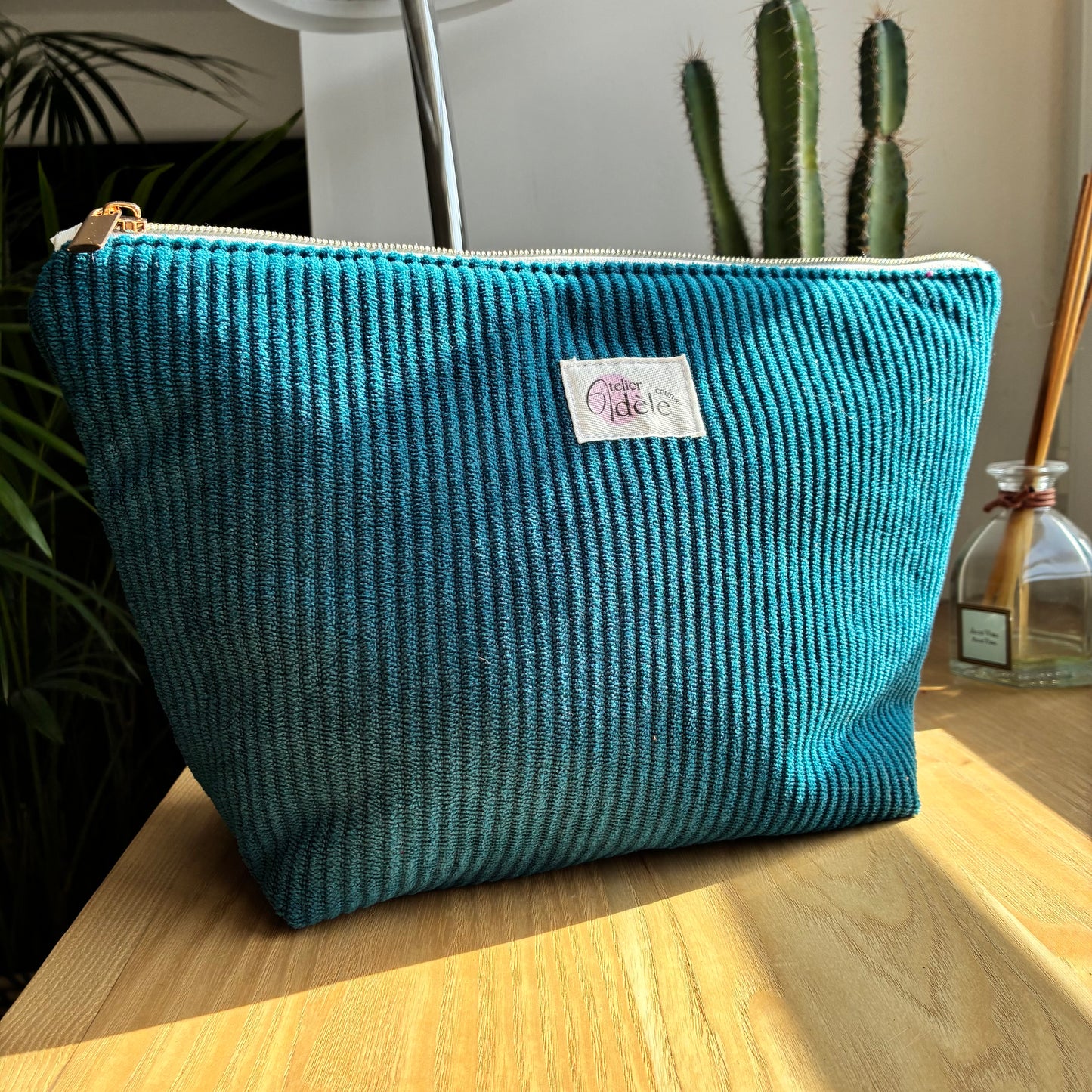 Trousse de toilette en velours côtelé bleu turquoise - personnalisable