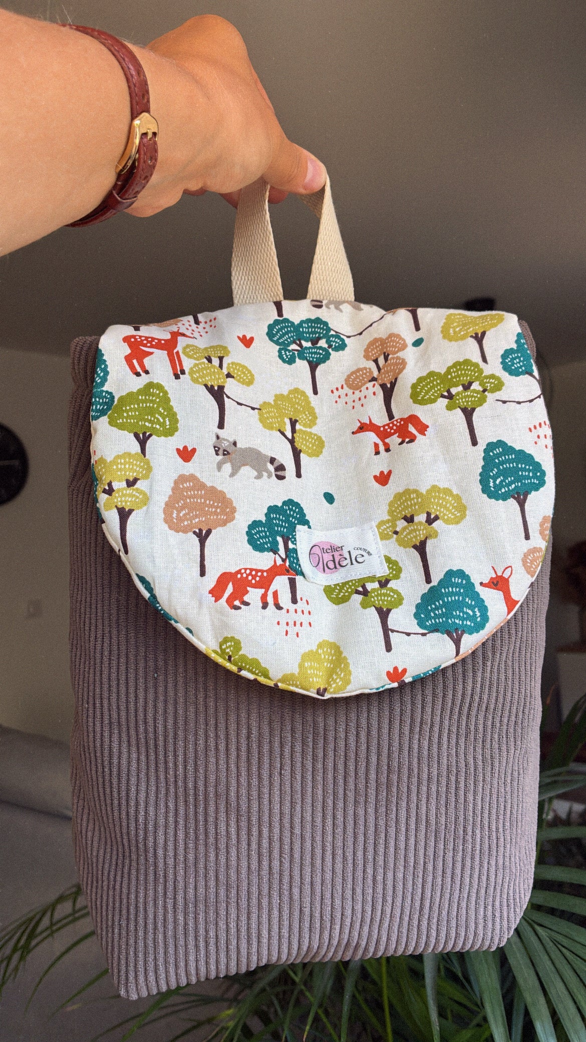 Sac à dos enfant maternelle en velours côtelé marron/forêt