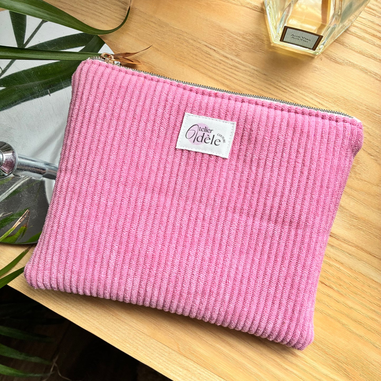 Trousse plate en velours côtelé rose pâle/écru