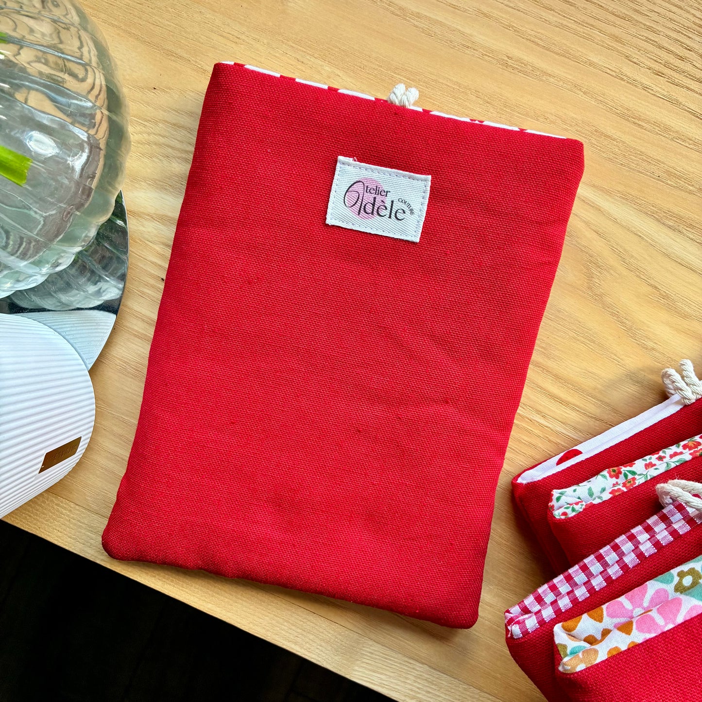 Protège-livre de poche en coton rouge en stock