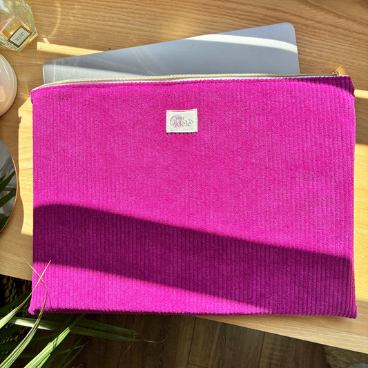 Housse d'ordinateur en velours côtelé fuchsia - personnalisable