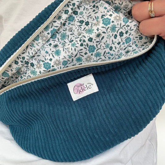 Banane en velours côtelé bleu turquoise/fleuri en stock