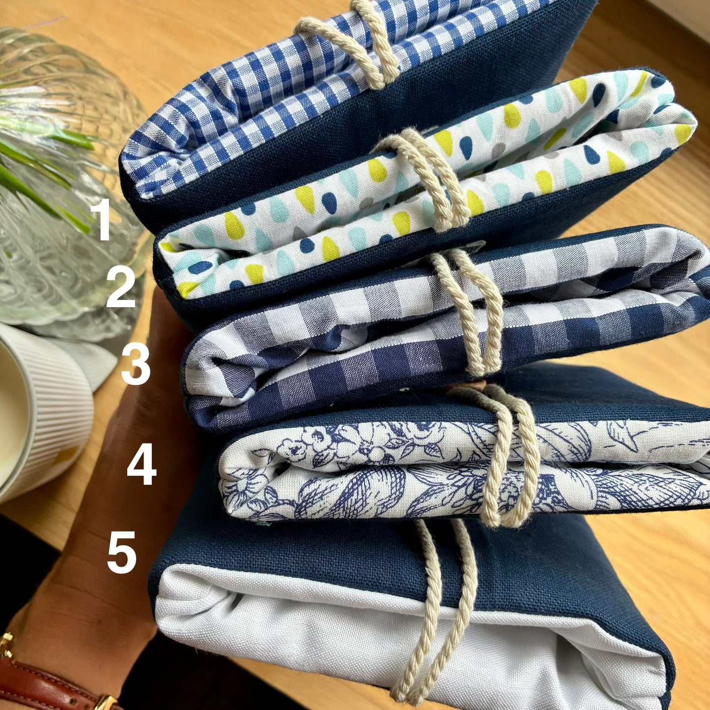 Protège-livre de poche en coton bleu marine en stock