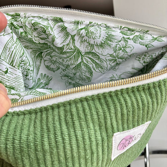 Trousse de toilette en velours côtelé vert matcha/jouy - en stock