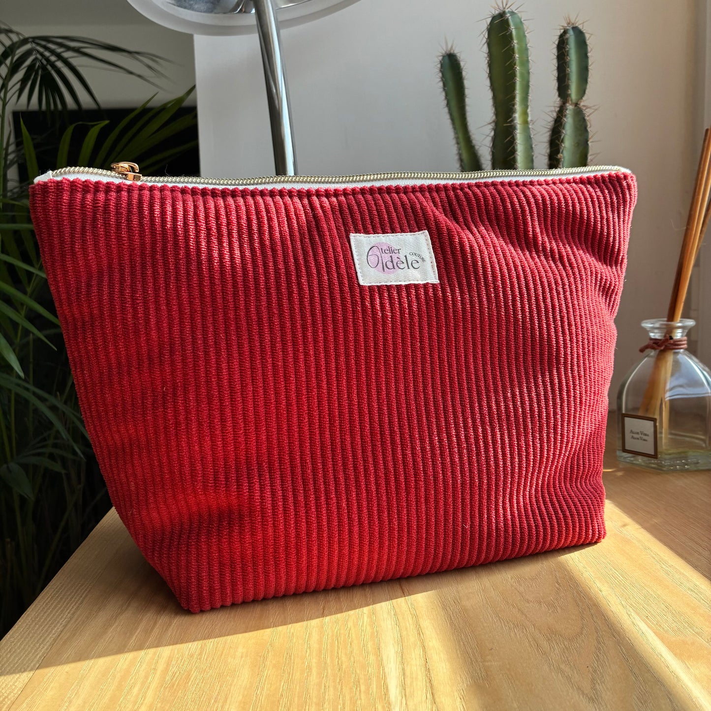 Trousse de toilette en velours côtelé rouge - personnalisable