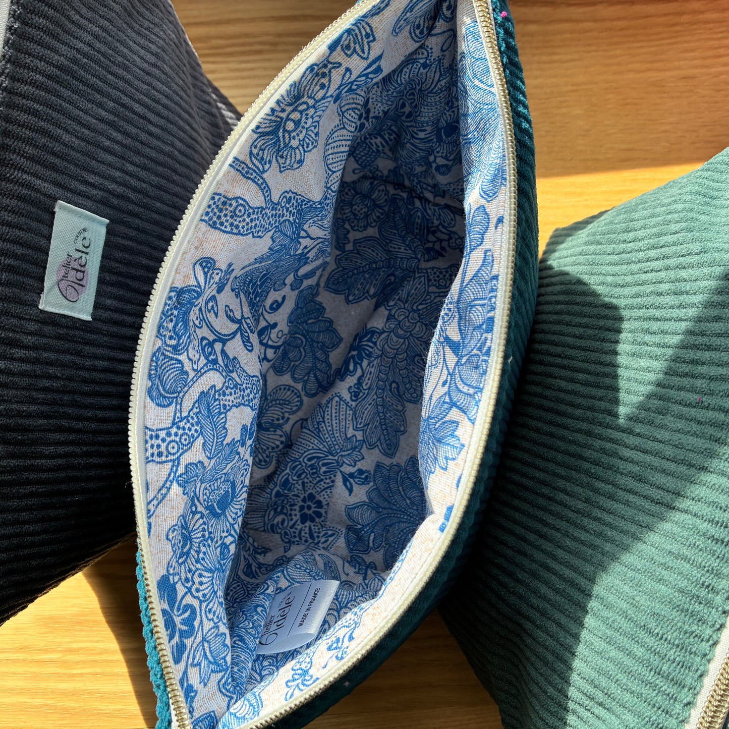 Trousse de toilette en velours côtelé bleu turquoise/jouy - en stock
