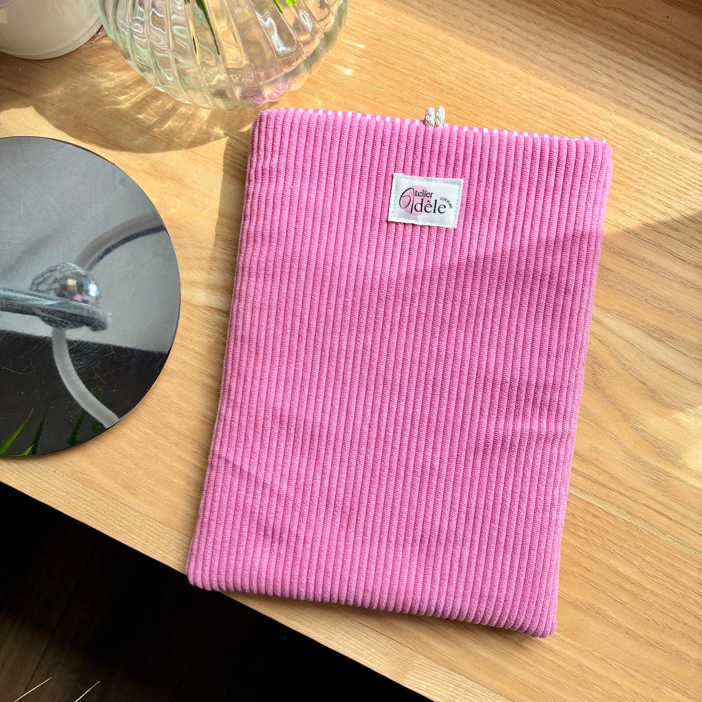 Protège-livre broché en velours côtelé rose pâle en stock