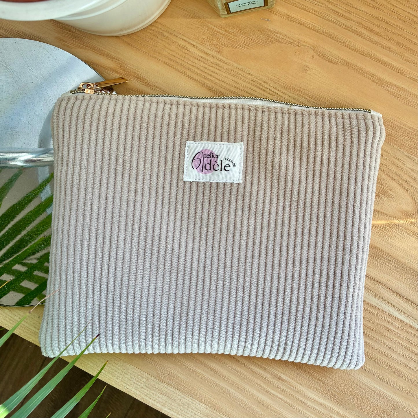 Trousse plate en velours côtelé écru/écru
