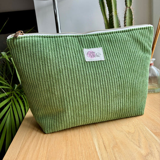 Trousse de toilette en velours côtelé vert matcha - personnalisable